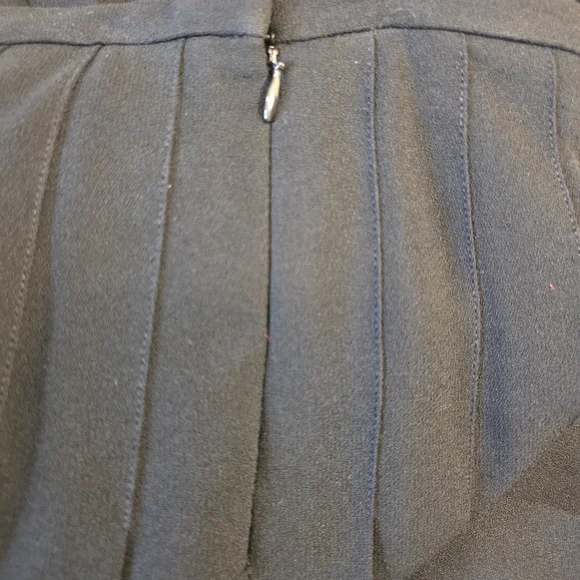 bebe Pleated Black Maxi Skirt Sz 8 Like New - Picture 9 of 10